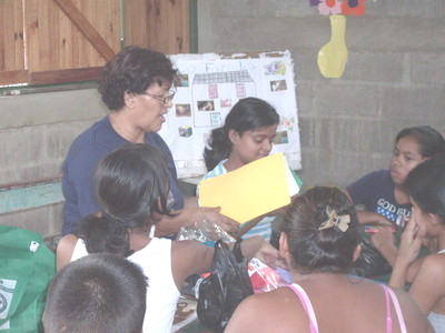 luisa con alumnas