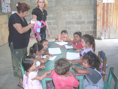 niños pequeños escribiendo 2